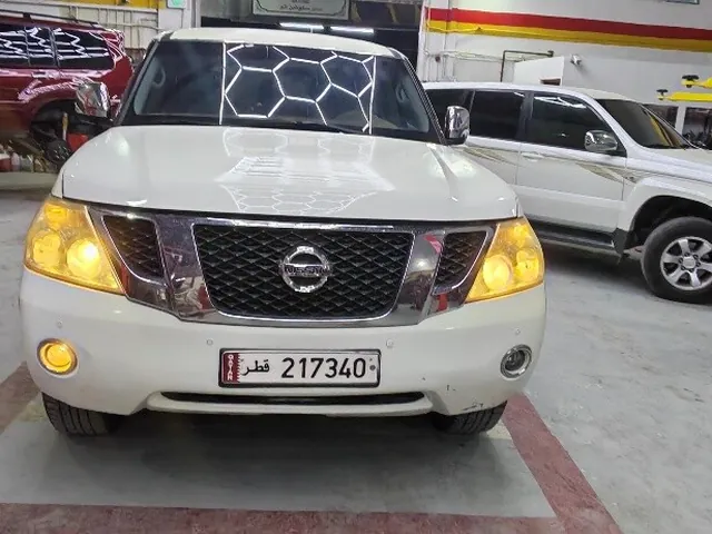 صورة 2010 نيسان باترول LE