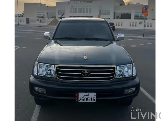 Photo of 2002 Toyota Land Cruiser VXR