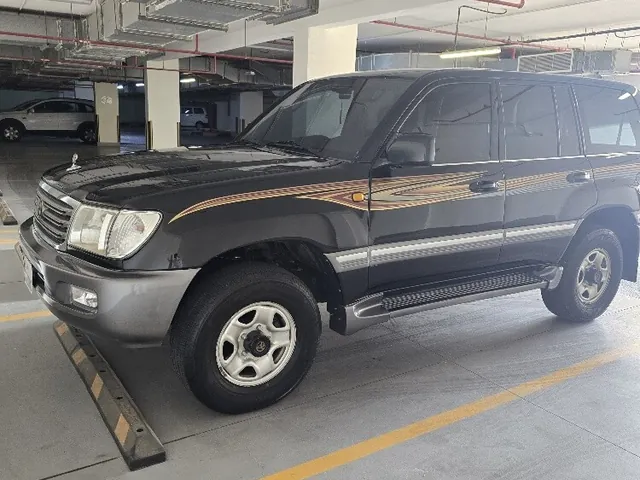 Photo of 2005 Toyota Land Cruiser VXR