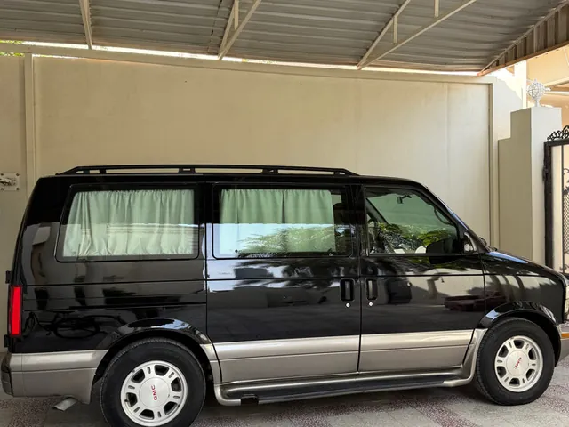 Photo of 2005 GMC Savana
