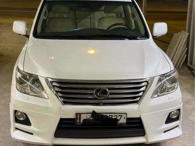 صورة 2009 لكزس LX 570