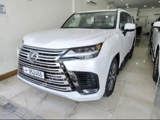 صورة 2025 لكزس LX 600 لكجري