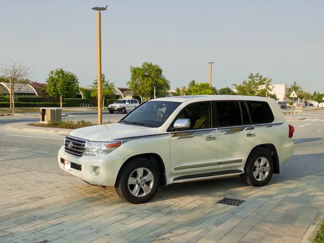 Photo of 2014 Toyota Land Cruiser GXR