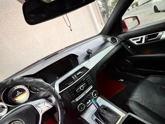 صورة 2012 مرسيدس-بنز C 200
