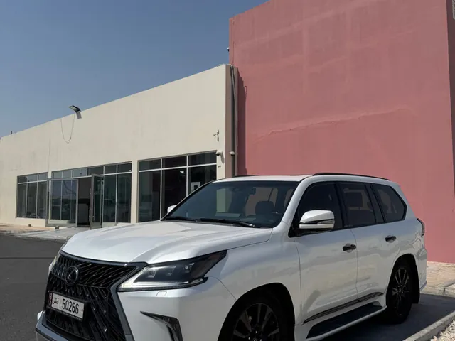 Photo of 2020 Lexus LX 570 Black Edition