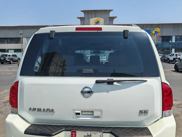 Photo of 2015 Nissan Armada SE