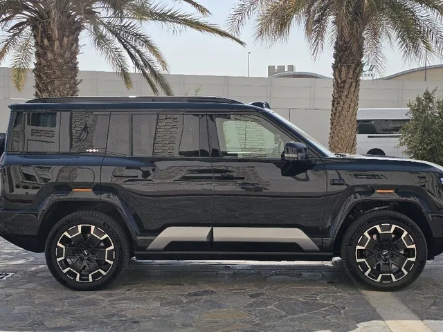 Photo of 2025 Leopard 8
