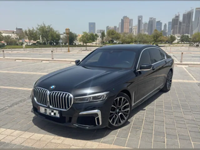 صورة 2021 بي إم دبليو الفئة السابعة 740Li