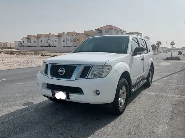 صورة 2015 نيسان باثفايندر SE