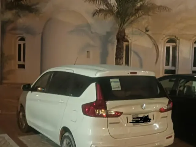 صورة 2023 سوزوكي إرتيغا