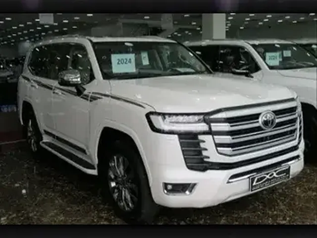 صورة 2024 تويوتا لاند كروزر VXR