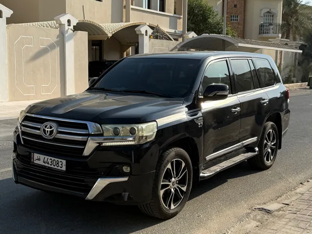 Photo of 2013 Toyota Land Cruiser VXR
