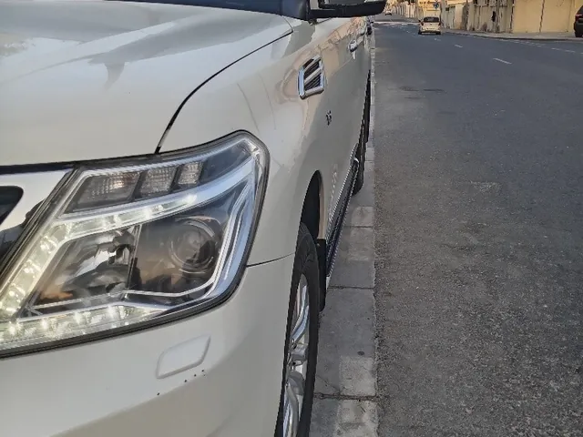 صورة 2014 نيسان باترول بلاتينيوم