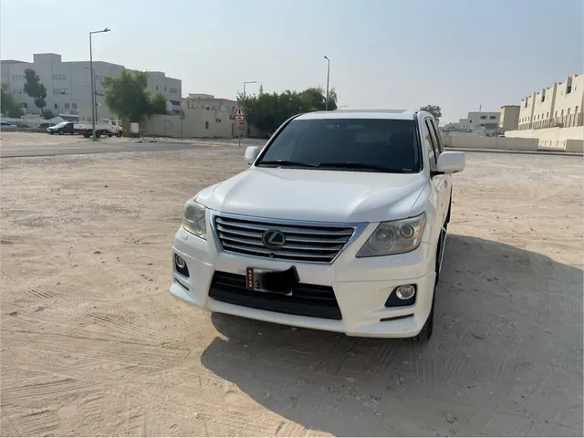 صورة 2011 لكزس LX 570