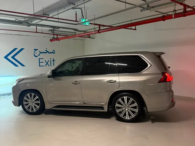 Photo of 2016 Lexus LX 570
