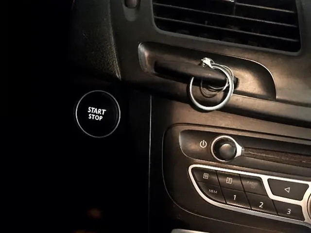 Photo of 2012 Renault Safrane
