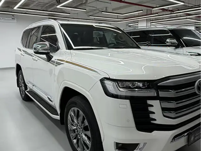 صورة 2024 تويوتا لاند كروزر VXR