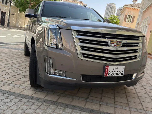 صورة 2019 كاديلاك إسكاليد ESV بلاتينيوم لكجري