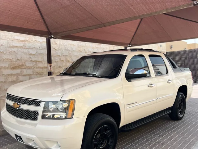 Photo of 2011 Chevrolet Avalanche LTZ