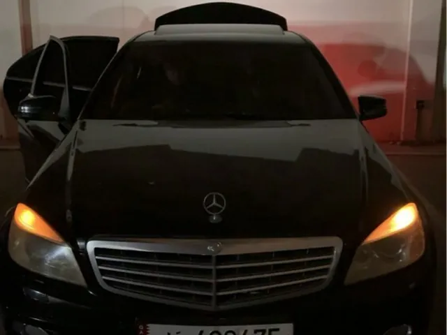 صورة 2009 مرسيدس-بنز C 200