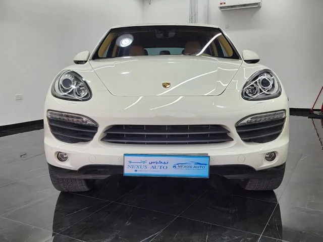 Photo of 2012 Porsche Cayenne S