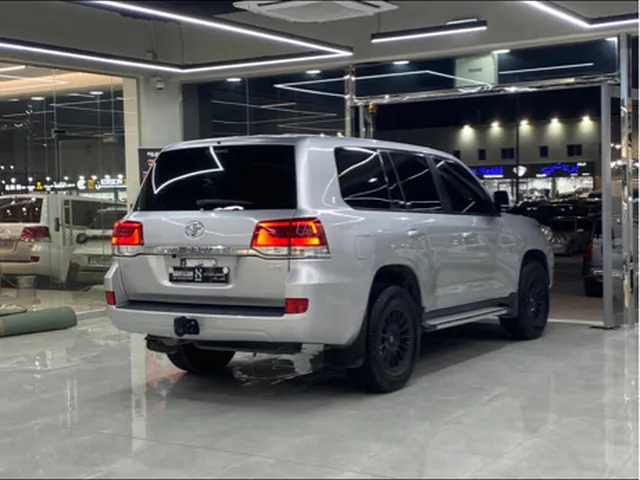 Photo of 2018 Toyota Land Cruiser GX