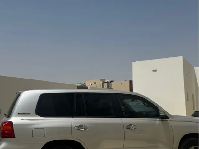 Photo of 2013 Toyota Land Cruiser VXR