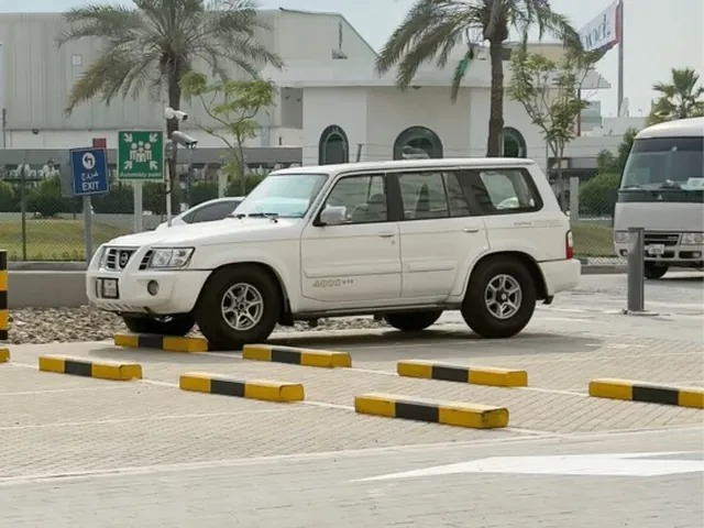 صورة 2002 نيسان باترول سفاري