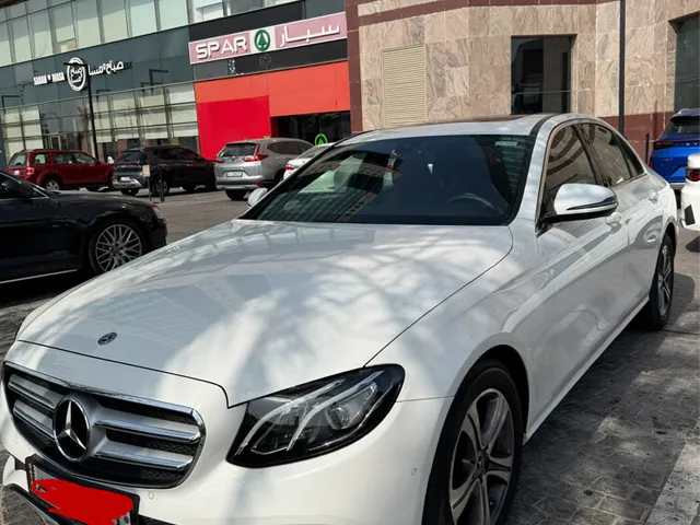 صورة 2020 مرسيدس-بنز E 200