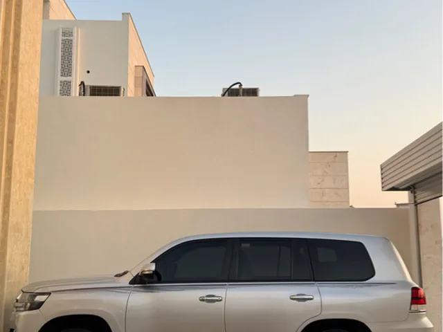 صورة 2019 تويوتا لاند كروزر GXR