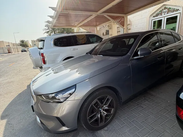 Photo of 2025 BMW 5-Series 520i