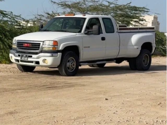 Photo of 2005 GMC Sierra 3500 HD