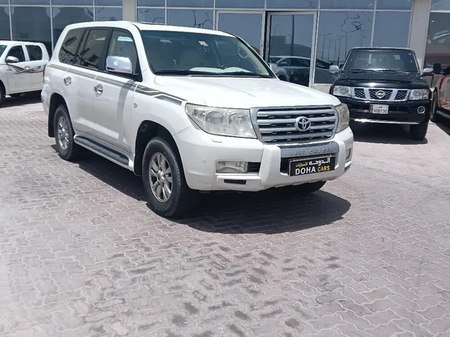 صورة 2009 تويوتا لاند كروزر VXR