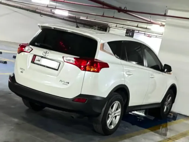 صورة 2014 تويوتا RAV4