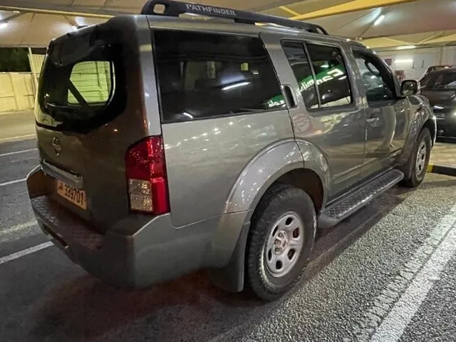 صورة 2006 نيسان باثفايندر LE