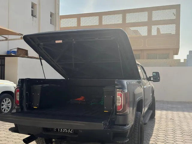 Photo of 2017 GMC Sierra 1500 Denali