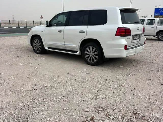 Photo of 2011 Lexus LX 570