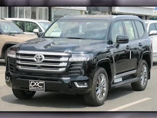 Photo of 2024 Toyota Land Cruiser GXR