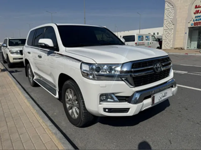 صورة 2019 تويوتا لاند كروزر GXR