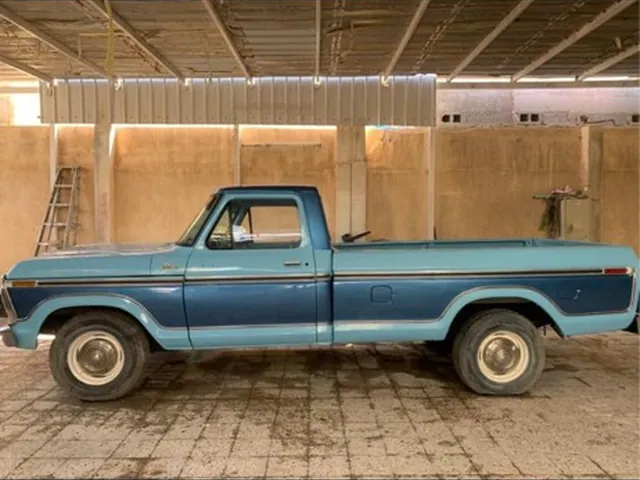 Photo of 1977 Ford Escape
