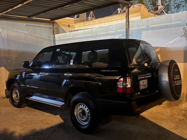 Photo of 2005 Toyota Land Cruiser G