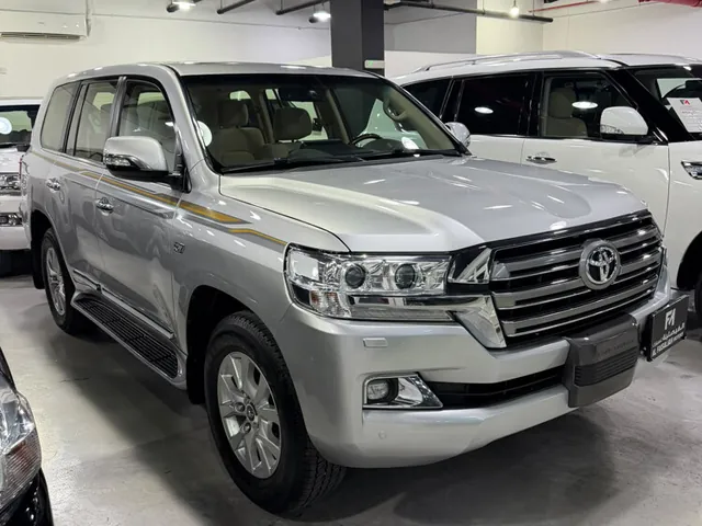 صورة 2018 تويوتا لاند كروزر VXR
