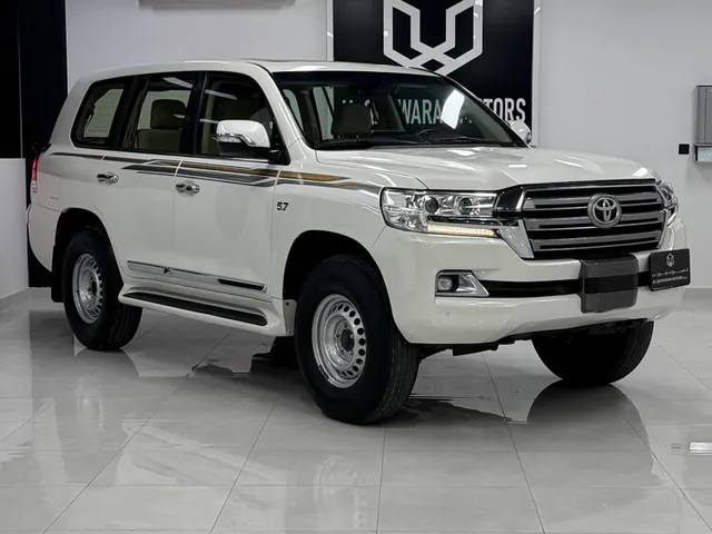 صورة 2018 تويوتا لاند كروزر VXR