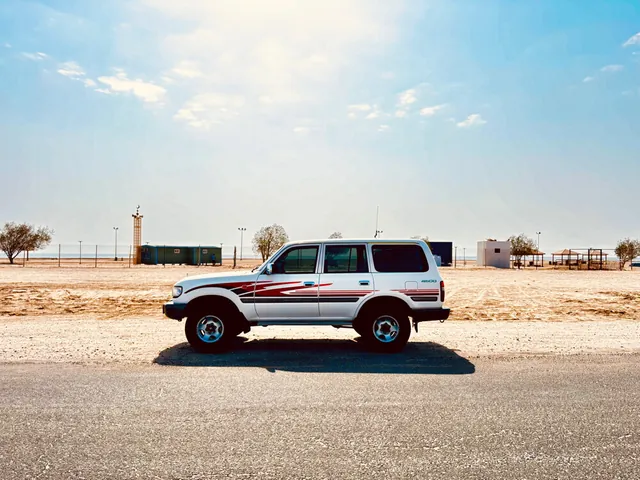 صورة 1997 تويوتا لاند كروزر GXR
