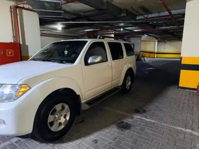Photo of 2009 Nissan Pathfinder SE