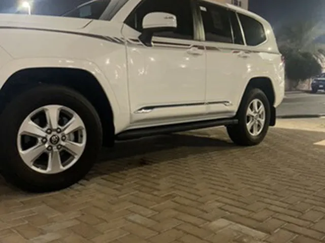 Photo of 2025 Toyota Land Cruiser GXR