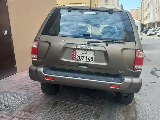 Photo of 2001 Nissan Pathfinder SE