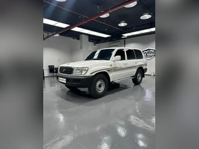 Photo of 2000 Toyota Land Cruiser GXR