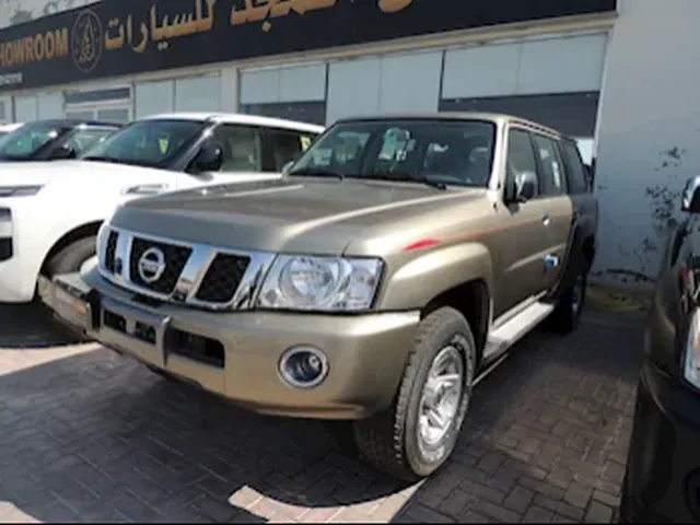 صورة 2023 نيسان باترول سفاري