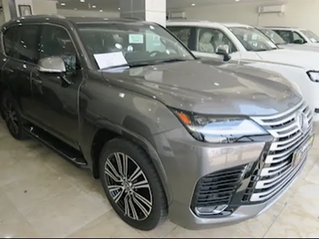 صورة 2025 لكزس LX 600 لكجري